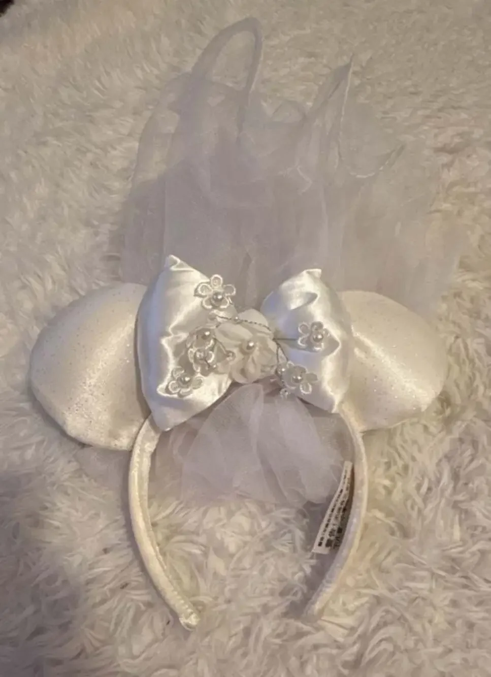 Disney Parks Bridal Minnie Mouse Ears Headband with Veil and Floral Pearl Bow